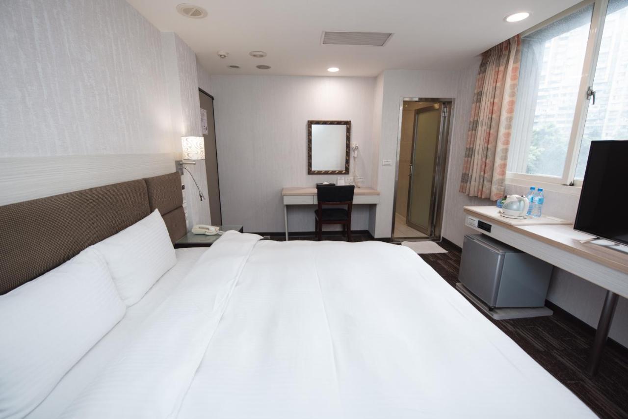 Junli Hotel Banciao Exterior foto